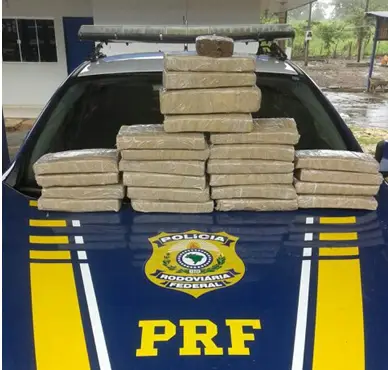 PRF Apreende mais de 20 quilos de maconha