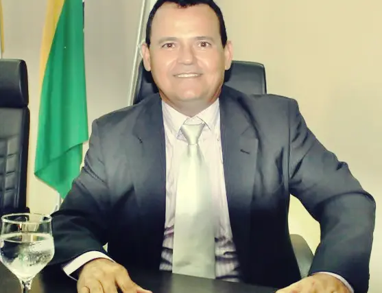 “Cheguei aos dois anos de mandato com a cabeça erguida: denunciei o executivo municipal e sou um dos campeões de requerimentos e indicações apresentados  na Câmara”, diz Capixaba
