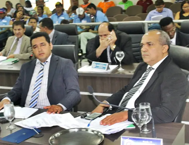 Independente Barra votação de projeto por duas vezes na Câmara