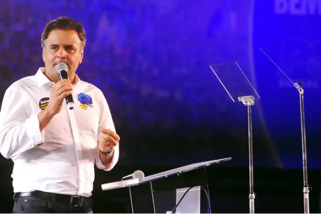 Aécio Neves é reeleito presidente do PSDB em convenção com fortes críticas ao governo Dilma