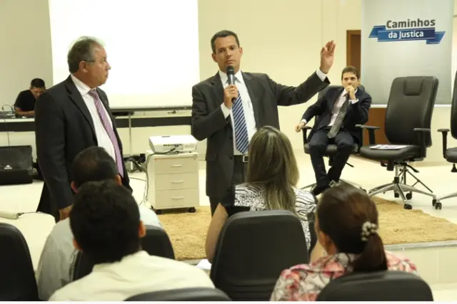 Em Xambioá, presidente desafia servidores e juízes a encontrarem causas e soluções para congestionamento