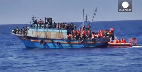 Mais 613 migrantes resgatados no Mediterrâneo