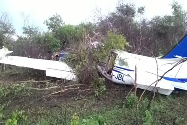 Avião com Ciro, Margarete e Mainha faz pouso forçado em Oeiras