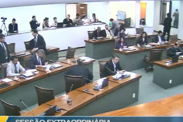 Deputados suspendem ação penal contra governador no STJ