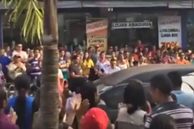 Araguainenses protestam contra a criminalidade e pedem mais segurança para cidade