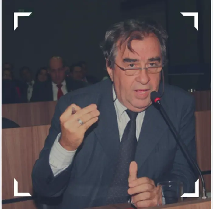 Quem é Célio Moura?