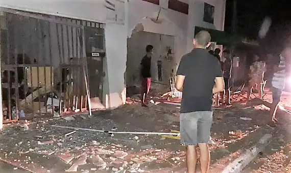 Criminosos explodem banco e Correios no norte do TO