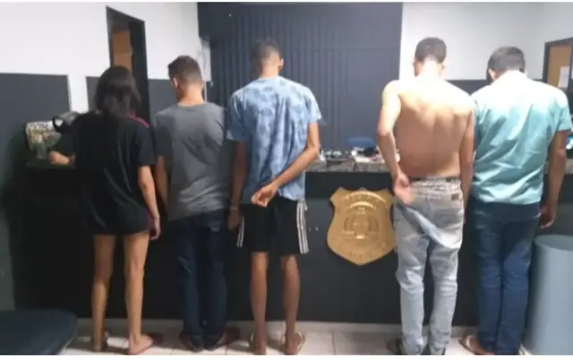 Cinco jovens são presos suspeitos de praticarem furtos e roubo em Araguaína