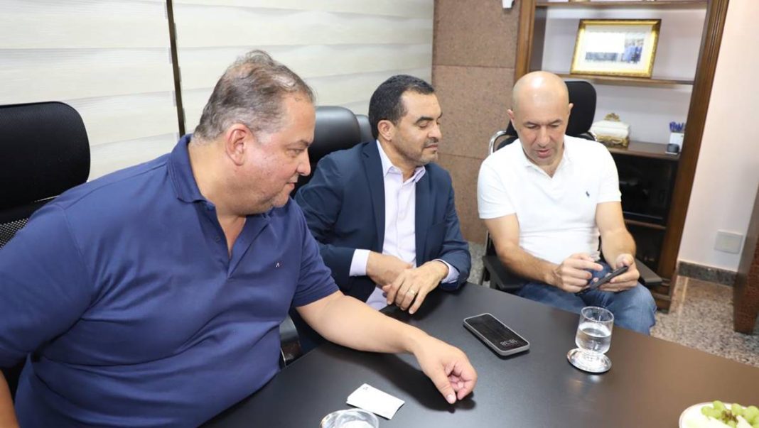 Com Wanderlei Barbosa, senador Eduardo Gomes apresenta