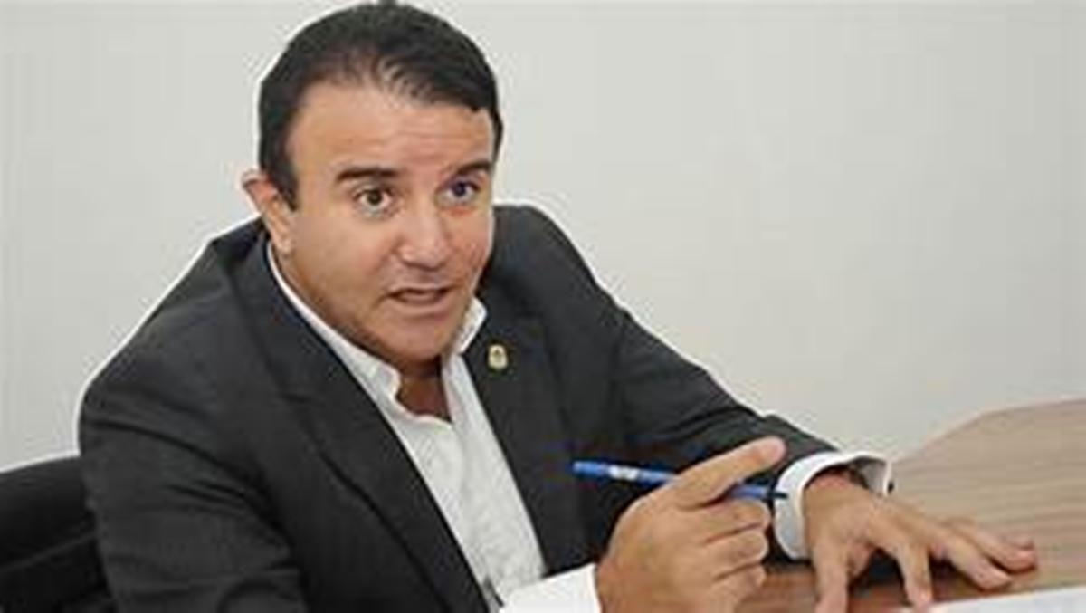 Eduardo Siqueira extingue 12 órgãos da Prefeitura de Palmas e promove reestruturação administrativa