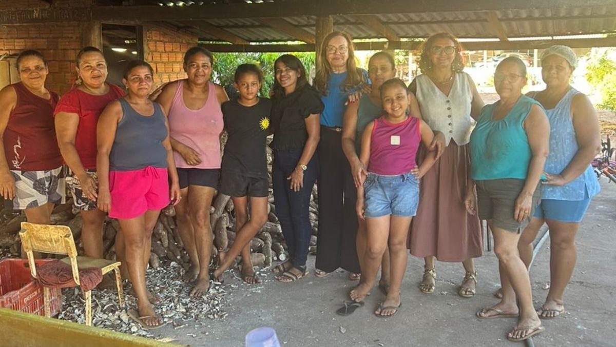 Academia vai à roça: UFNT realiza banca de mestrado em casa de farinha no interior do Tocantins