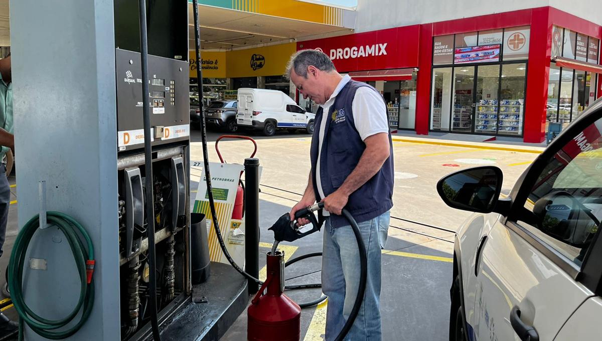 Em Operação Abastecimento Seguro, Agência de Metrologia fiscaliza dezessete postos de combustível e encontra 04 bombas irregulares