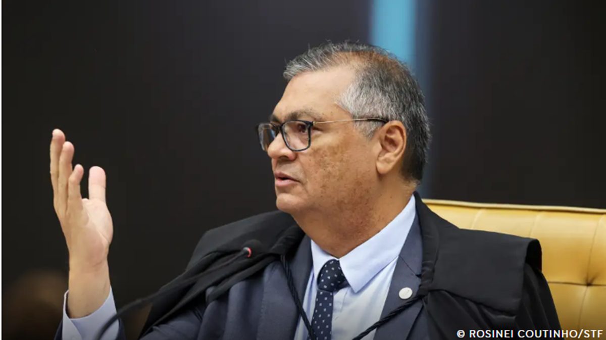 Dino suspende verbas indenizatórias e reforça pedido de veto a projetos