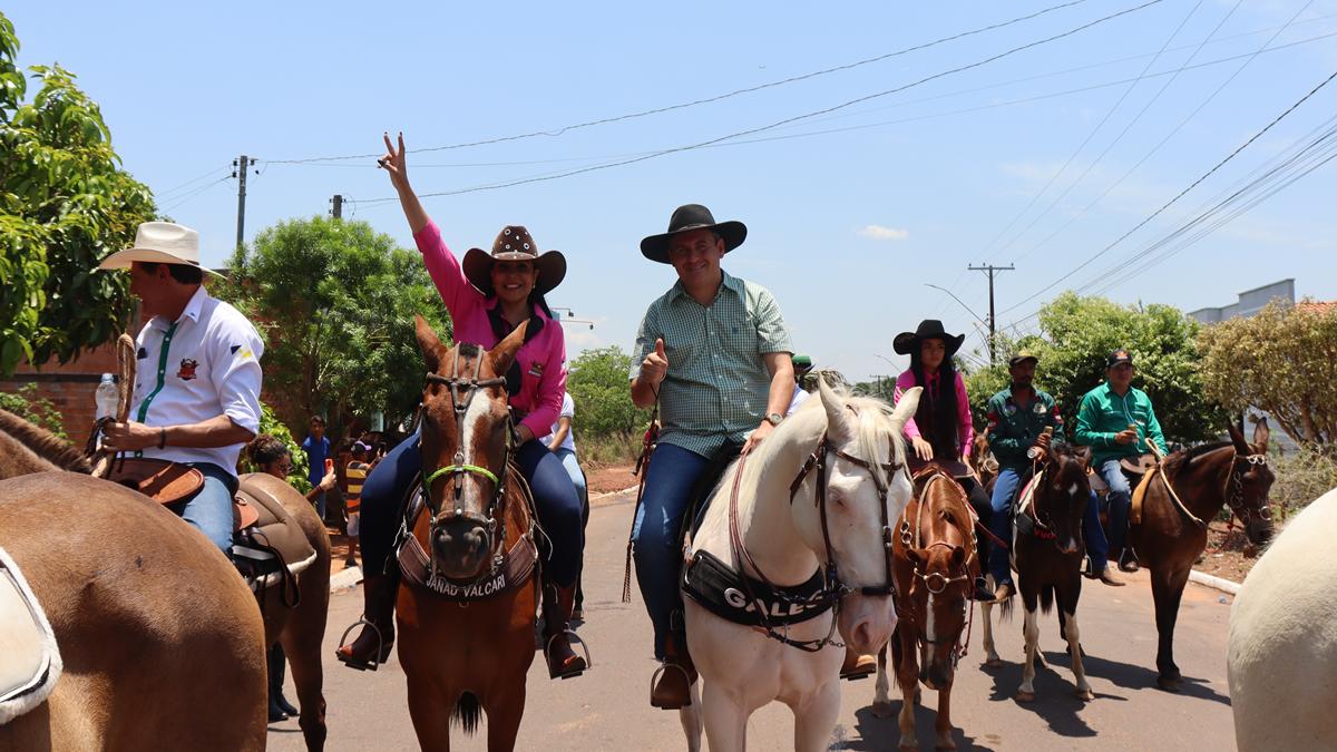 Janad Valcari reforça parceria com prefeito Djalma Júnior e elogia cavalgada de Wanderlândia