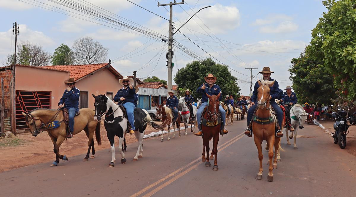 Cavalgada de Ananás reúne multidão e se consolida como uma das maiores do Bico do Papagaio