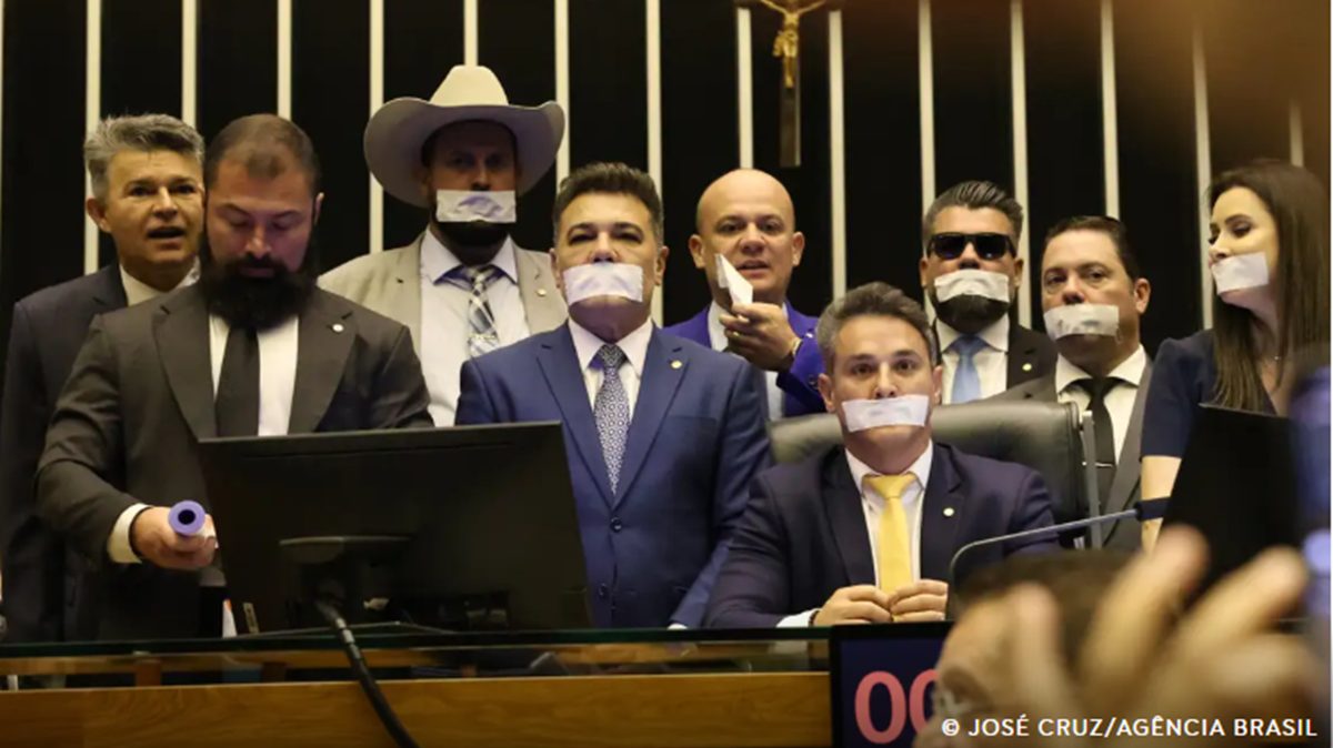 Conselho de Ética abre processo contra deputados envolvidos em motim