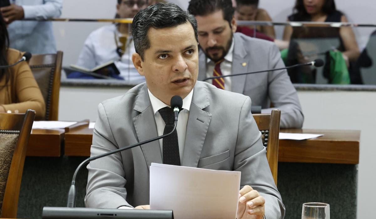Jorge Frederico pede fiscalização rigorosa contra bebidas alcoólicas adulteradas no Tocantins