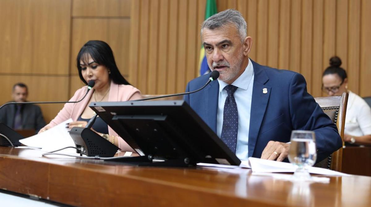 Presidente da Aleto encaminha PCCR da Educação para a CCJ