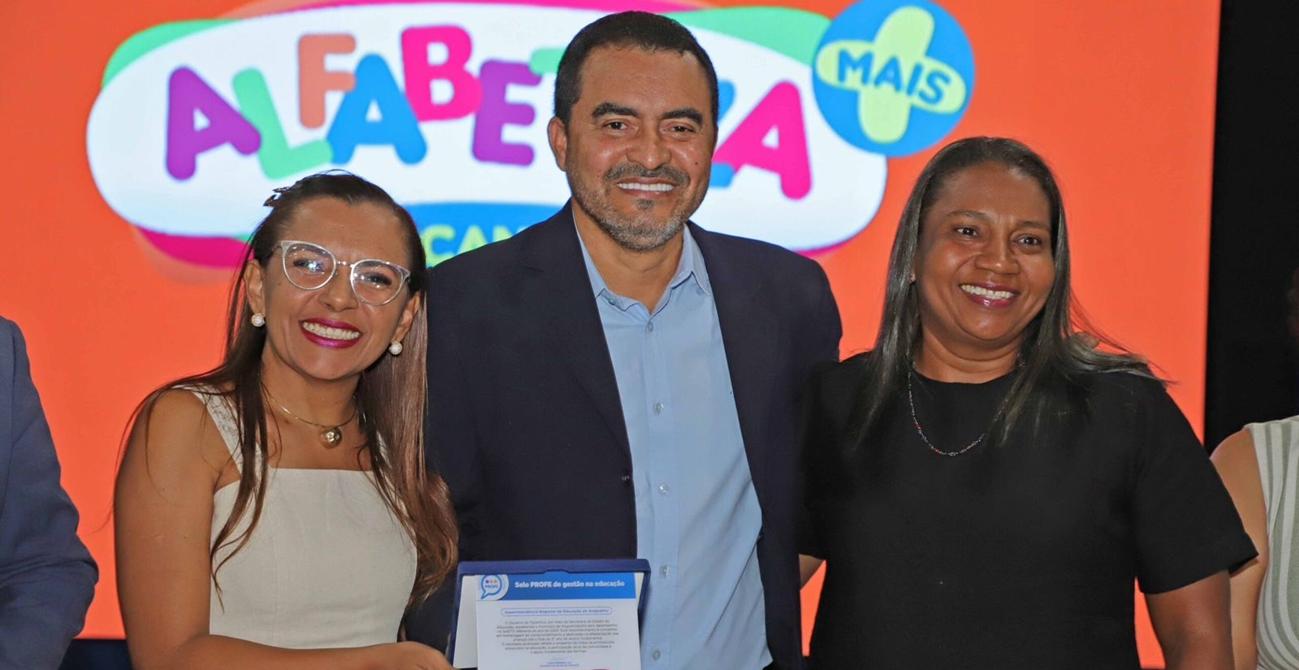 Governador Wanderlei Barbosa destaca avanços históricos na Educação e homenageia professores pelo seu dia