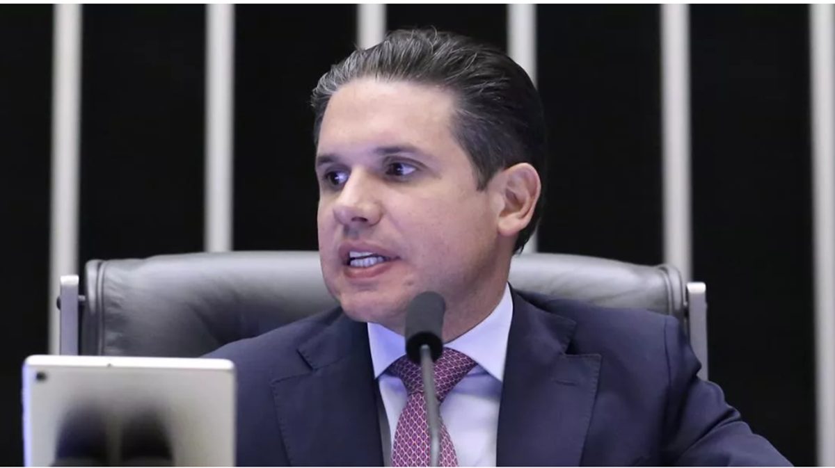 Presidente da Câmara acelera projeto e quer votar regras para aplicativos ainda em novembro