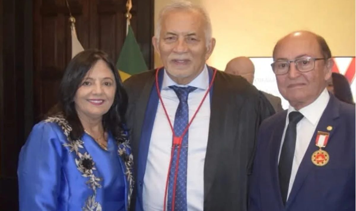 Ex-deputado Lázaro Botelho recebe Medalha do Mérito Eleitoral do Pará 2025 em Belém