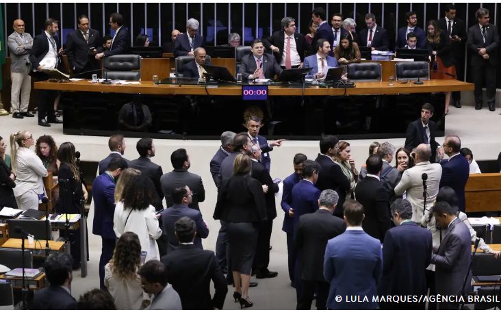 LDO 2026 é aprovada com previsão de superávit e salário mínimo estimado em R$ 1.627