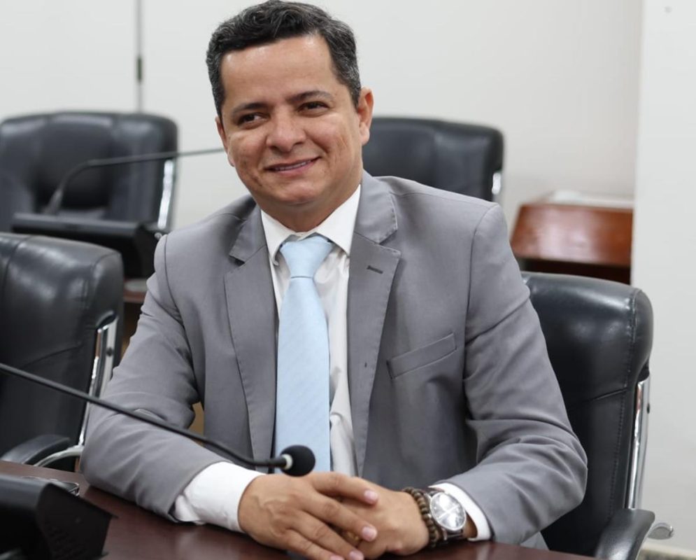 Lei de Jorge Frederico impõe multa de até R$ 10 mil por abandono de animais