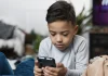 Férias escolares acendem alerta para o uso excessivo de telas entre crianças e adolescentes