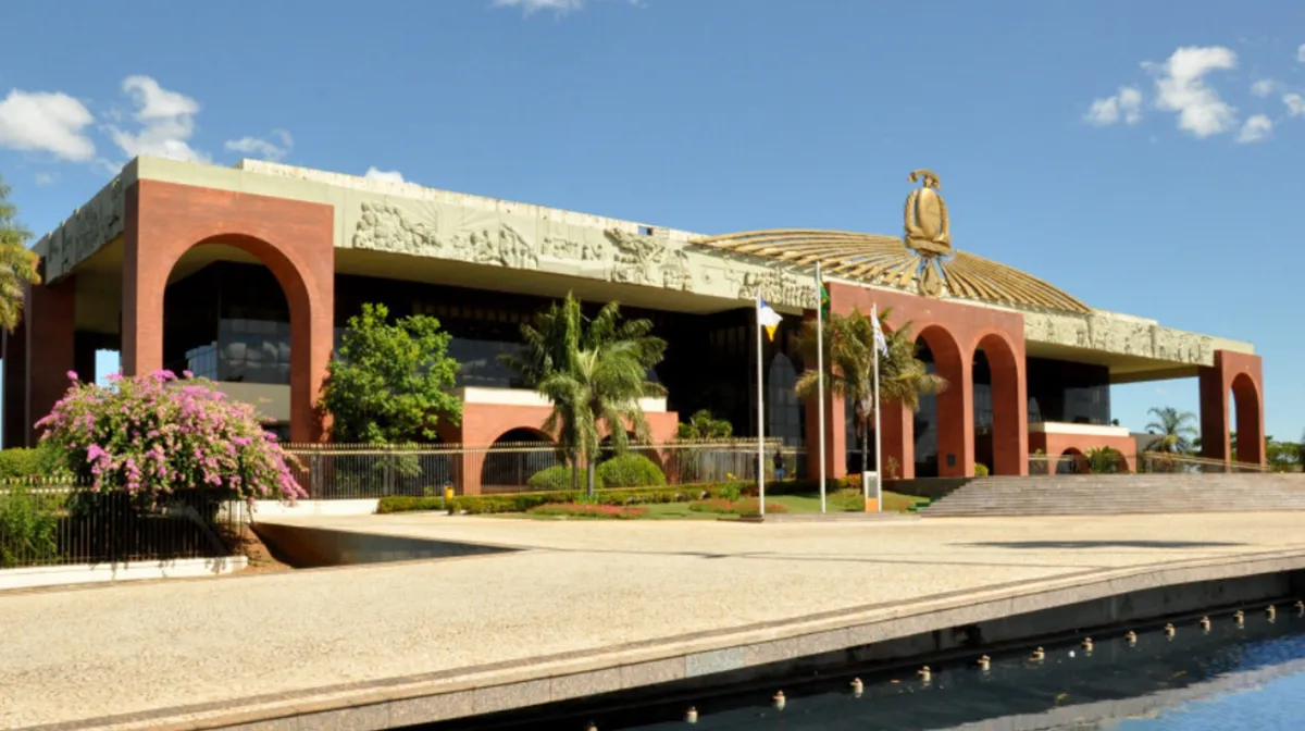 Governo do Tocantins antecipa salários dos servidores e injeta R$ 300 milhões na economia
