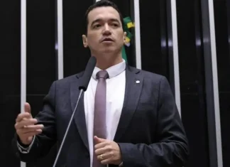 Movimentação nacional de Lula para atrair MDB pode fortalecer legenda no Tocantins e reposicionar Alexandre Guimarães no xadrez eleitoral