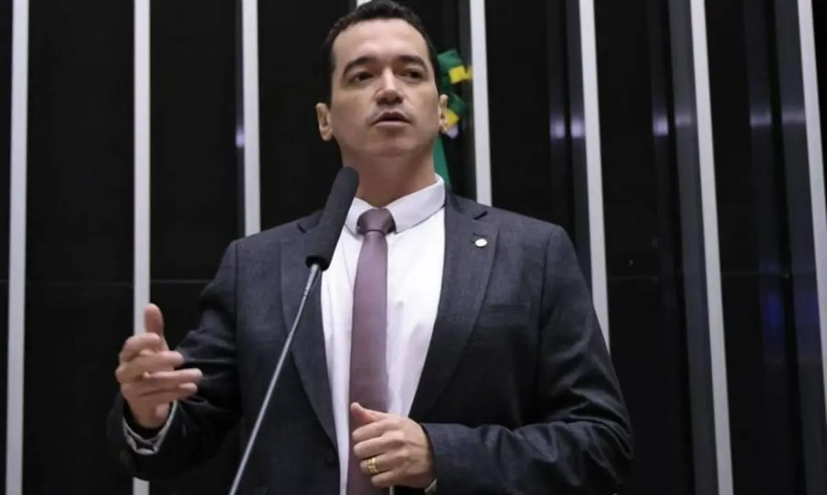 Movimentação nacional de Lula para atrair MDB pode fortalecer legenda no Tocantins e reposicionar Alexandre Guimarães no xadrez eleitoral