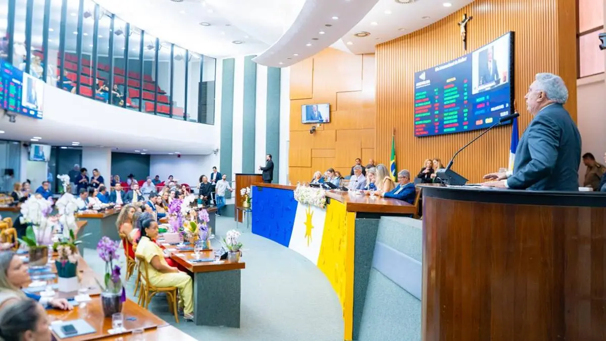 Laurez participa de sessão solene na Aleto em homenagem ao 8 de Março e afirma que a construção do Tocantins também passou pelas mãos de muitas mulheres