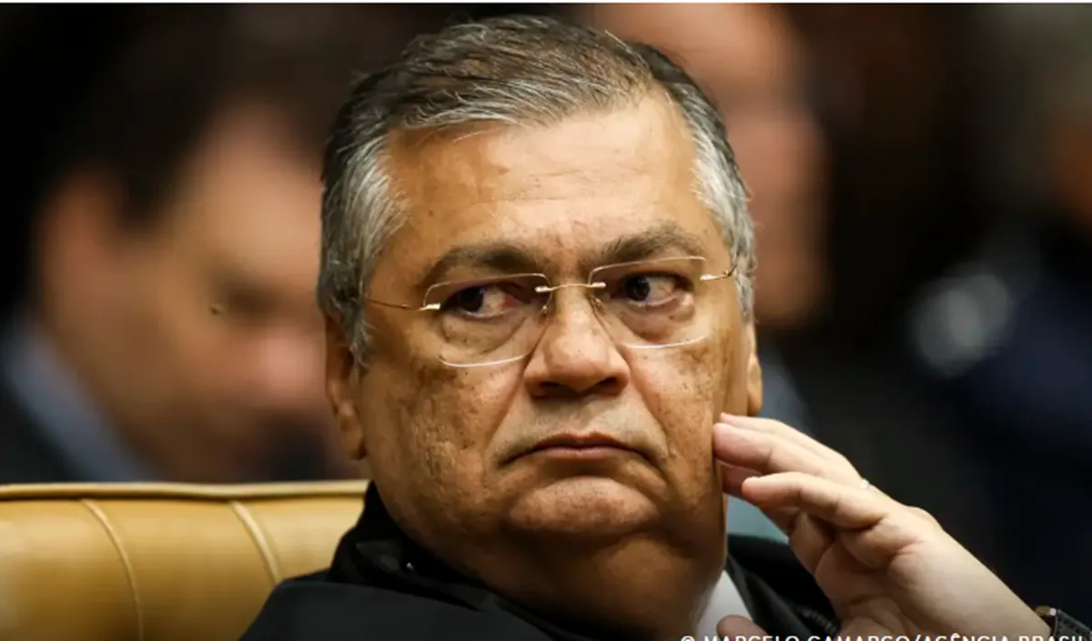 Ministro do STF Flávio Dino extingue aposentadoria compulsória como punição a magistrados