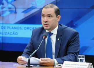 Vicentinho Júnior trabalha na elaboração de plano de governo que terá participação ativa da população