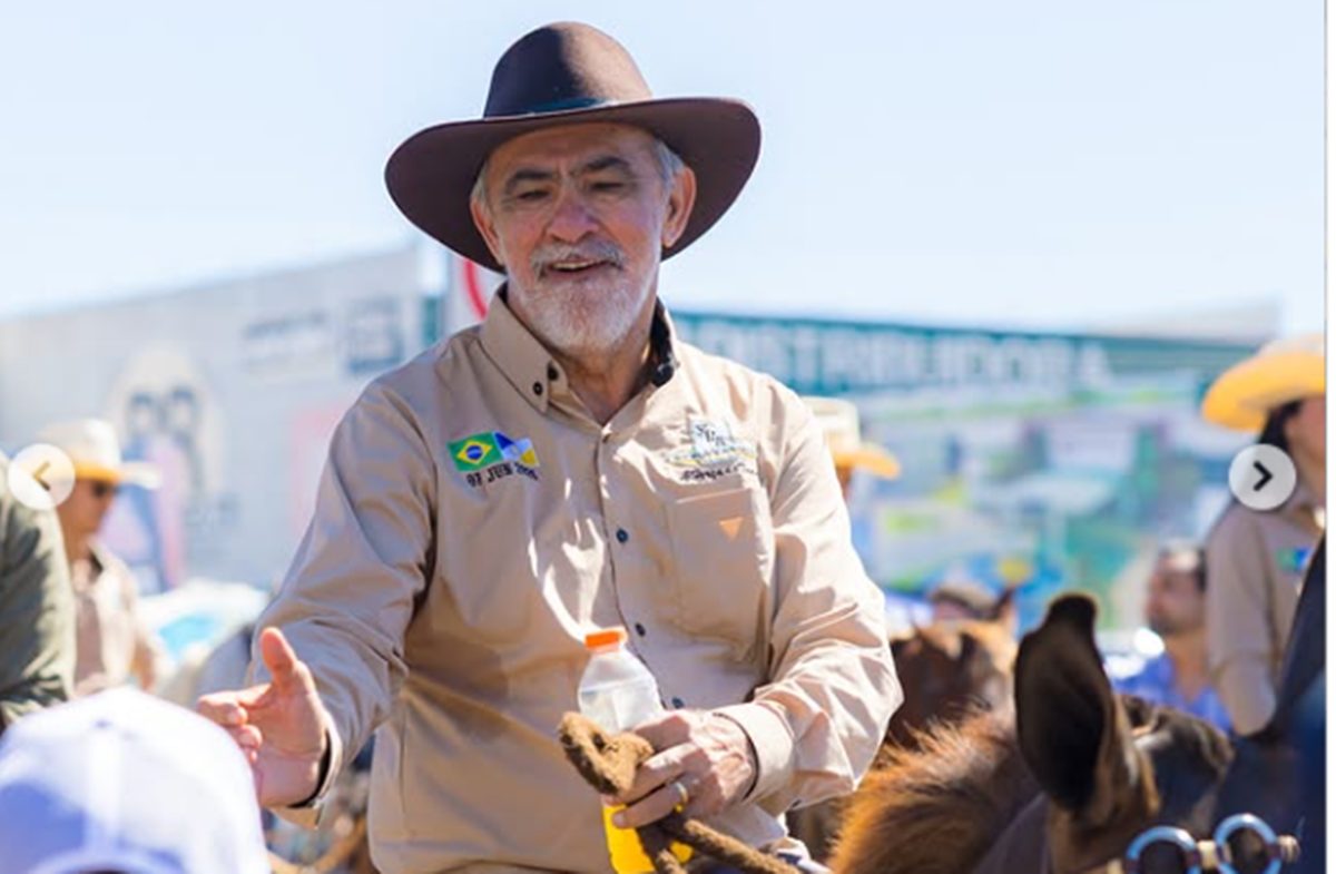 Cavalgada de Araguaína reúne multidão e conta com a participação de Amélio Cayres