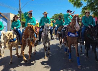 Prefeito Ismael Brito recebe Alexandre Guimarães e Olintho Neto na 31ª Cavalgada de Babaçulândia