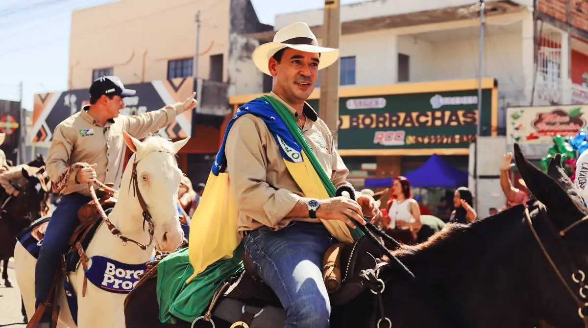 Vicentinho Júnior participa da Cavalgada de Araguaína e reforça compromisso com todas as regiões do Tocantins