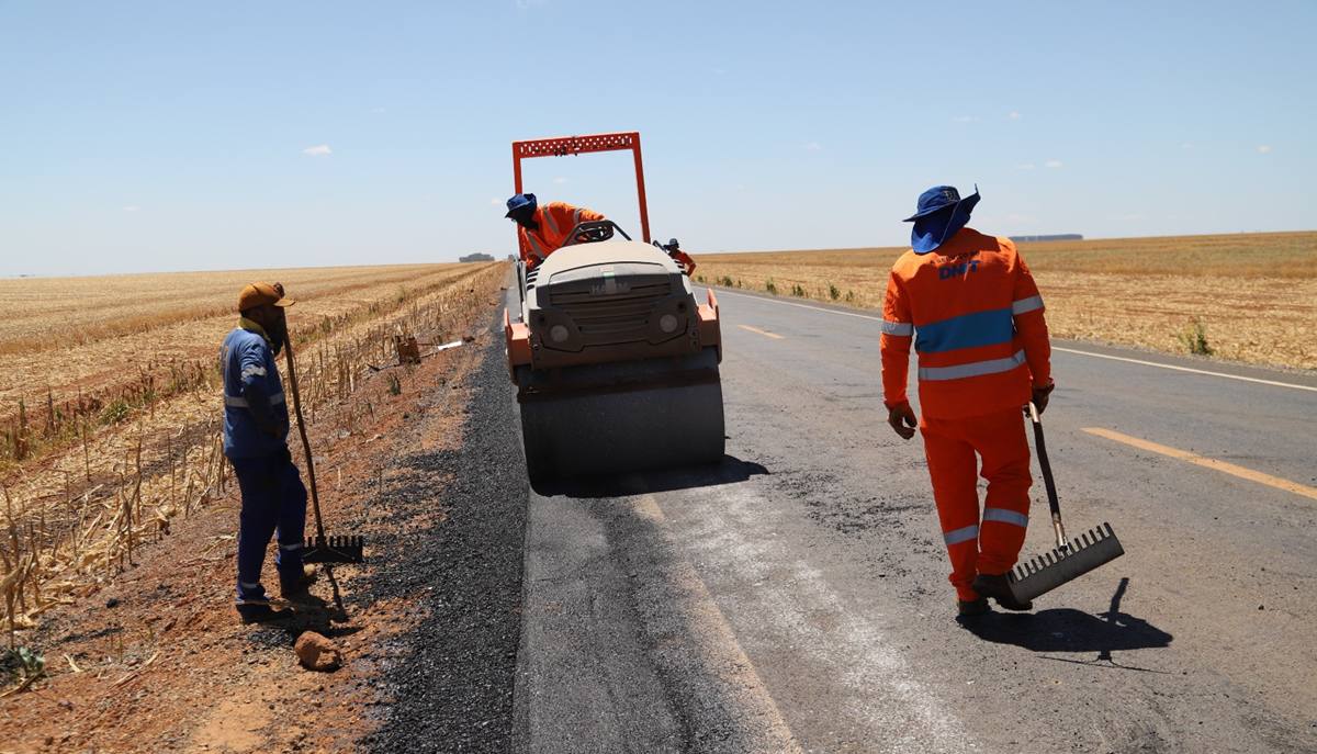 Governo do Tocantins anuncia licitação de R$ 345 milhões para recuperar 282,8 km de rodovias