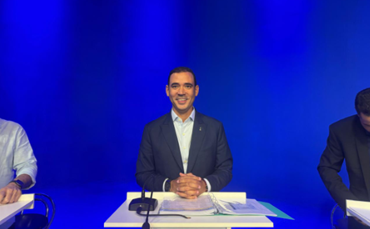 Vicentinho mantém foco em propostas e experiência no primeiro debate da Record News