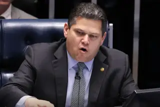Congresso promulga nesta sexta PEC que acaba com a escala 6×1 no país