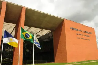 Deputado do Tocantins pode ter até 65 assessores no gabinete; veja os salários