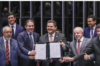 Congresso promulga emenda que acaba com a escala 6×1 e reduz jornada para 40 horas