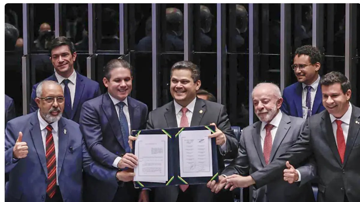 Congresso promulga emenda que acaba com a escala 6×1 e reduz jornada para 40 horas