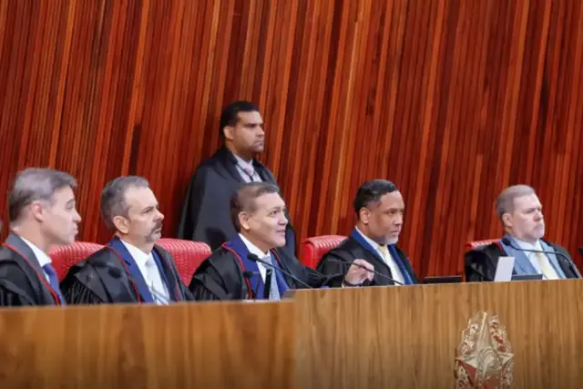 TSE aprova regras para canais de WhatsApp ligados a campanhas eleitorais