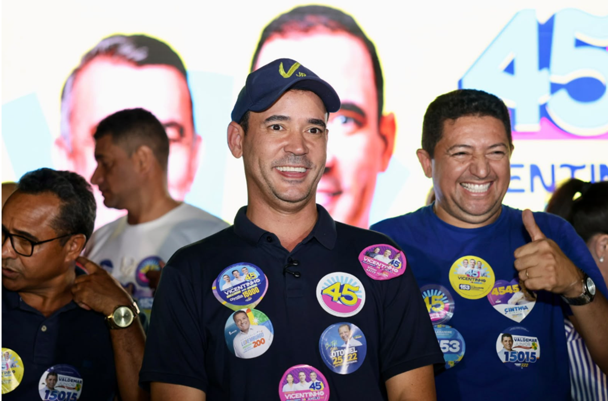 Vicentinho Júnior vota em Palmas e acompanha apuração em Porto Nacional neste domingo